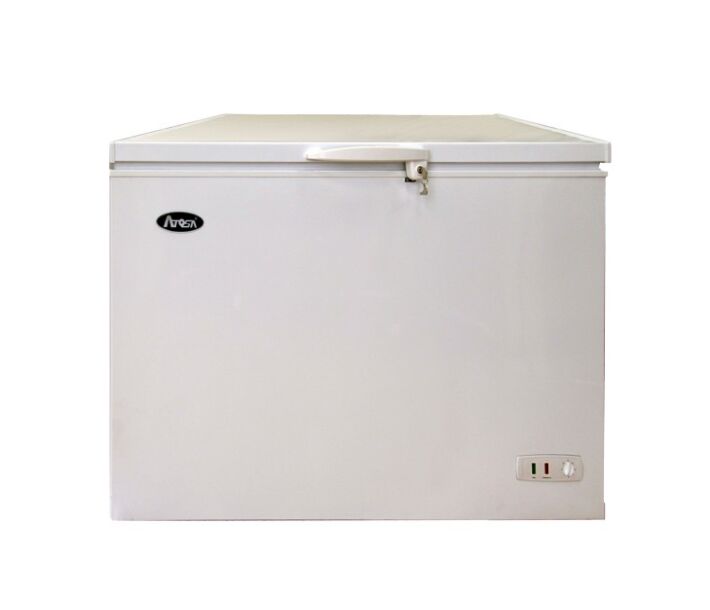 Atosa MWF9016GR 60" Side-Mounted Chest Freezer with Solid Flat Top and 15.9 Cu.Ft. Capacity - 115V, 300W - CA